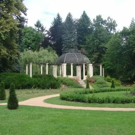 Rodinny Puldomek S Vybavenim A Bazenem