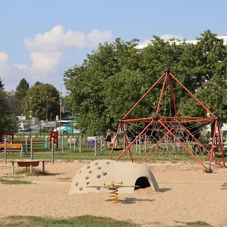 Rodinny Puldomek S Vybavenim A Bazenem Holiday home