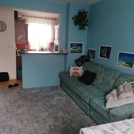 Rodinny Puldomek S Vybavenim A Bazenem