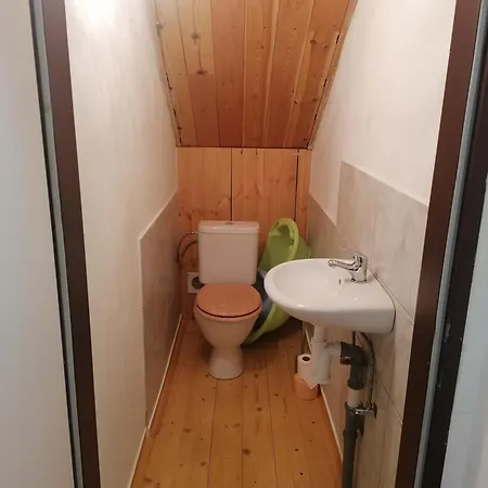 Rodinny Puldomek S Vybavenim A Bazenem Holiday home