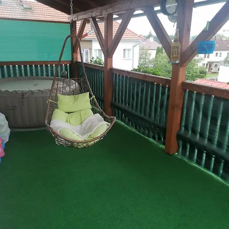 Rodinny Puldomek S Vybavenim A Bazenem