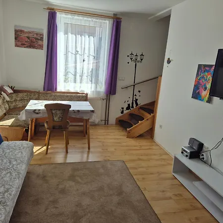 Rodinny Puldomek S Vybavenim A Bazenem Holiday home *