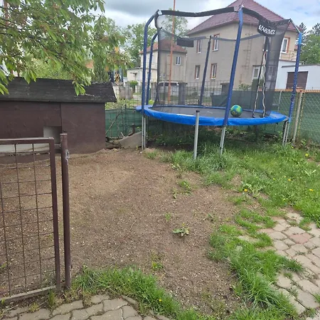Rodinny Puldomek S Vybavenim A Bazenem