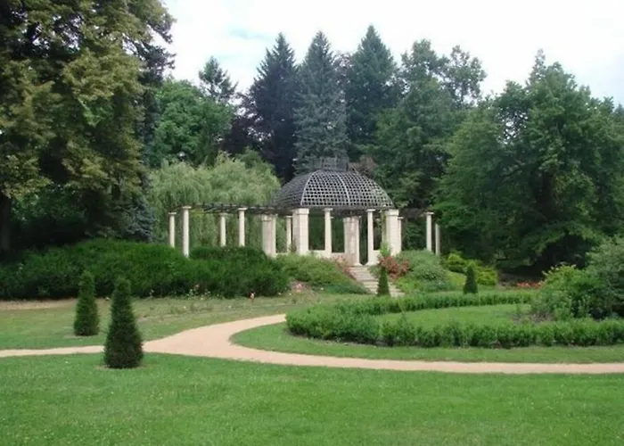 Rodinny Puldomek S Vybavenim A Bazenem