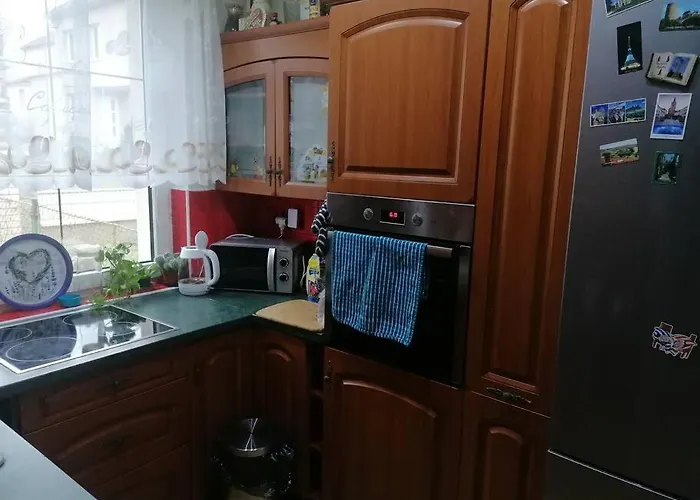 Rodinny Puldomek S Vybavenim A Bazenem Nyaraló